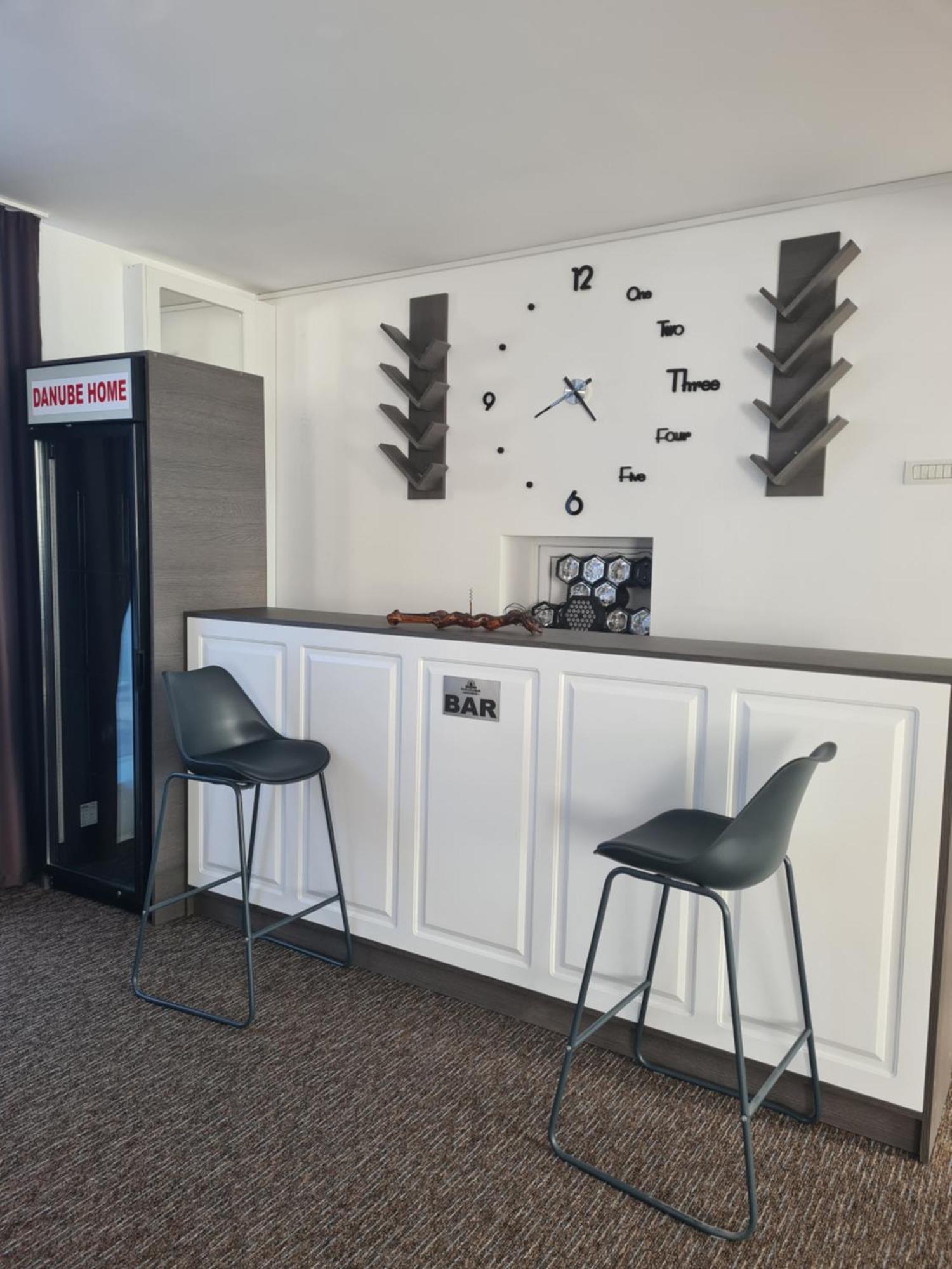 Danube Home Ostrovu Corbului Ngoại thất bức ảnh