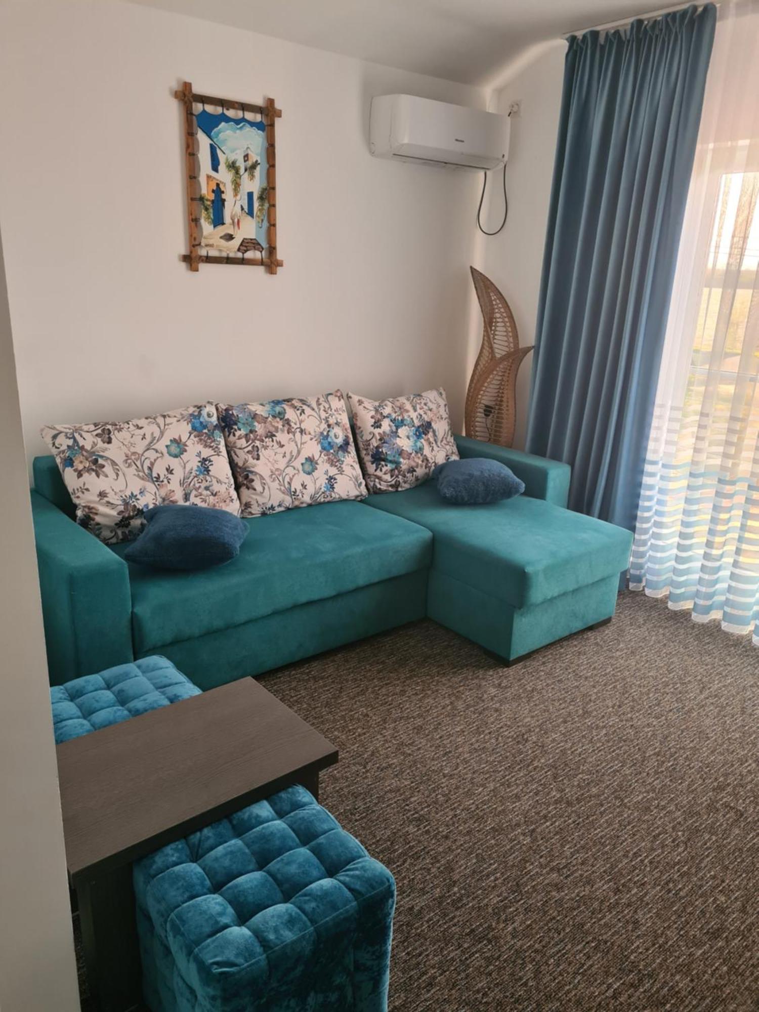 Danube Home Ostrovu Corbului Ngoại thất bức ảnh
